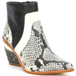 NWB Gianni Bini Eviee Snakeskin Western Ankle Boots- Never Worn!